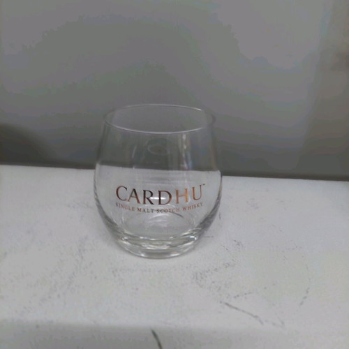 Cardhu whisky glass like new, collectible
