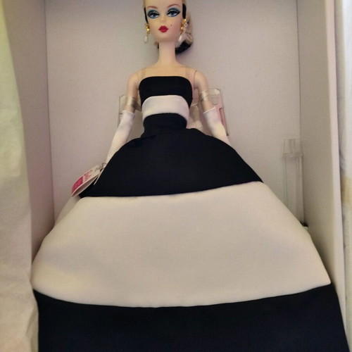 Mattel FXF25 Collectible Doll BFMC Black/White New