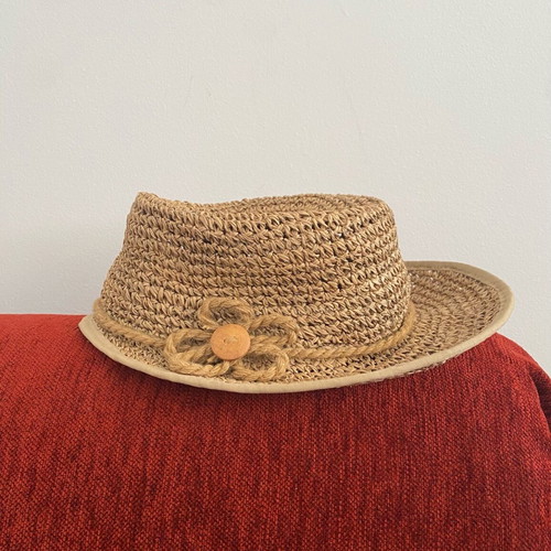 Stamion women's hat like new, 100% natural straw, one size, beige gold