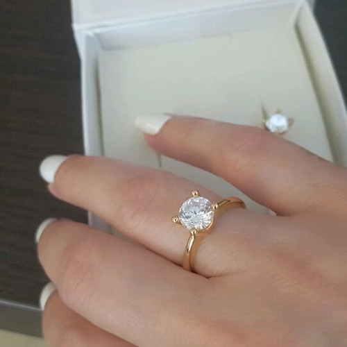 Ring set solitaire type with earrings gold color new