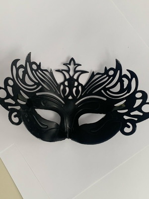 Mask used, plastic without elastic band