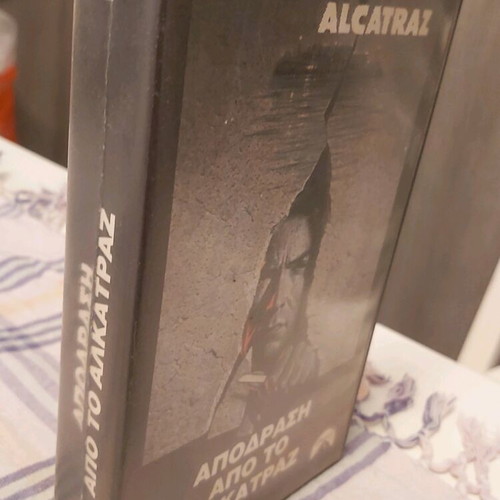 Escape from Alcatraz VHS used, clamshell case