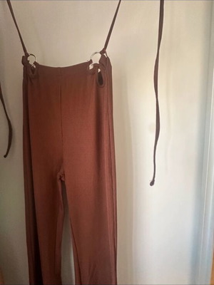Bershka brown pants like new, tight bell-bottom style