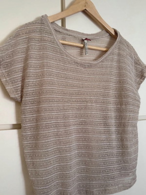 Stradivarius top in beige with embossed stripes, like new