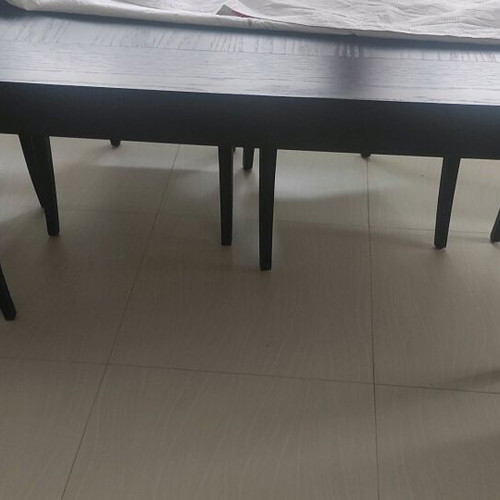 Dining set with 4 chairs like new, extendable from both sides