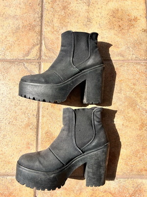 Topshop heeled boots size 37, black