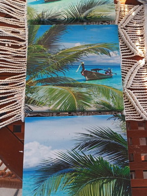 Paintings set of 3, like new, 25x25 cm each