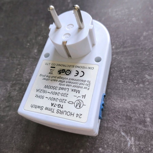 24-hour timer socket white like new