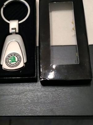 Μπρελόκ Skoda μεταλλικό νέο με κουτί ασημί