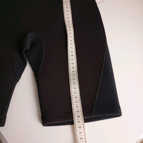 Mares Junior wetsuit 2.5cm size 2 like new for water sports