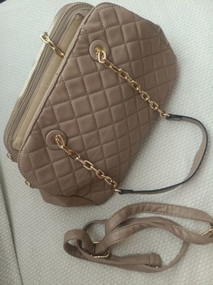 Quilted beige handbag with strap like new
