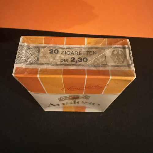 Auslese Simon Arzt vintage pack of 20 cigarettes factory sealed