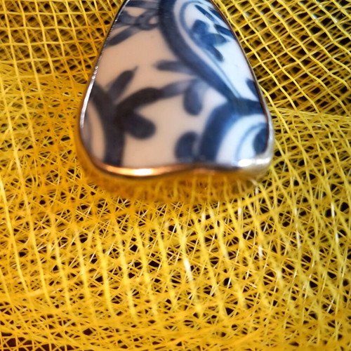 Leondarakis Design Jewellery porcelain pendant in sterling silver 925