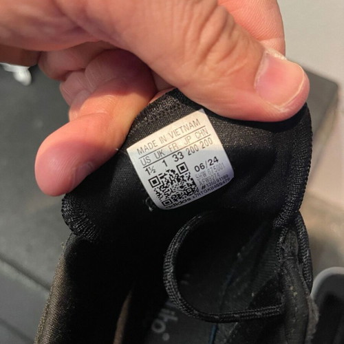 Adidas Originals LA Trainer Lite sneakers used, triple black, size 33