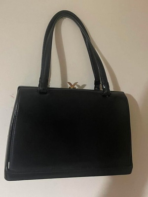 Vintage black patent leather handbag with gold wing clasp like new