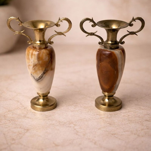 Decorative amphorae like new, 13 cm height, brass and onyx