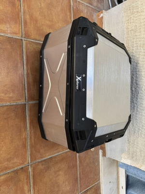 Xplorer Motorcycle Topcase used with key