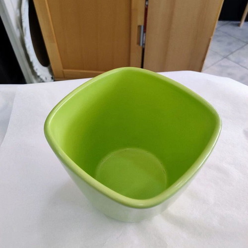 Ceramic flowerpot like new, 14 cm opening, 12 cm height