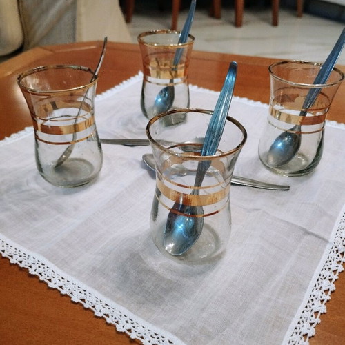 Authentic Tulip Tea Set with 4 Glasses, 6 Güllü Spoons and Handmade Doily