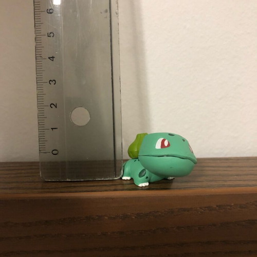 Bulbasaur Pokémon figure with movable head like new