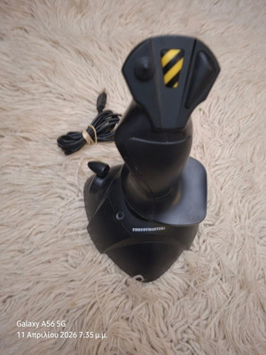 Thrustmaster USB джойстик употребяван за PC