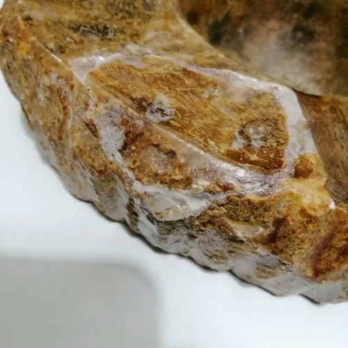 Alabaster ashtray from Italy used with break
