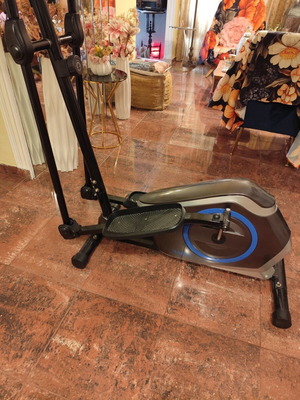 Amila Cardio 510E Magnetic Elliptical Machine like new