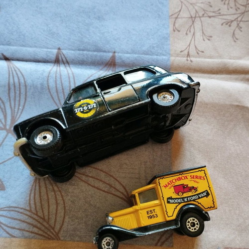 Μεταλλικά αυτοκίνητα μεταχειρισμένα Corgi Austin London taxi και Matchbox Series Model A Ford van