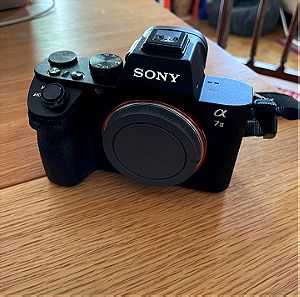 Sony A7 II - ILCE-7M2 - in mint condition - in its box