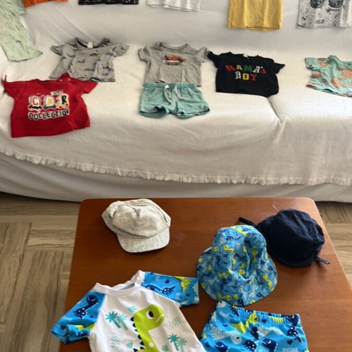 Baby clothes set used, 11 t-shirts, 1 shorts, 3 hats, swimwear for 12-18 months
