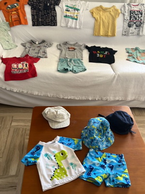 Baby clothes set used, 11 t-shirts, 1 shorts, 3 hats, swimwear for 12-18 months