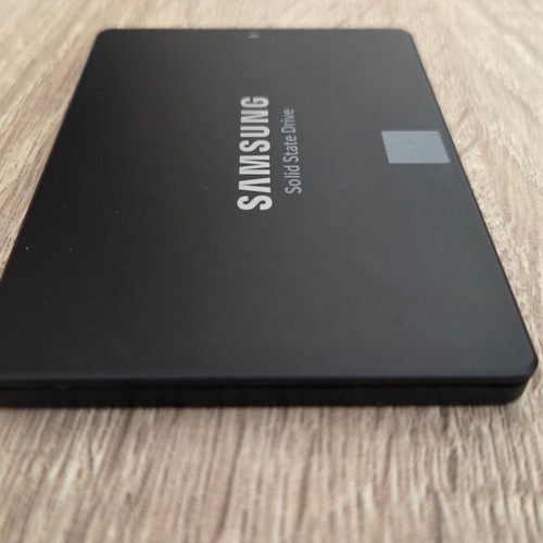 Samsung 850 EVO 500GB SSD internal drive like new