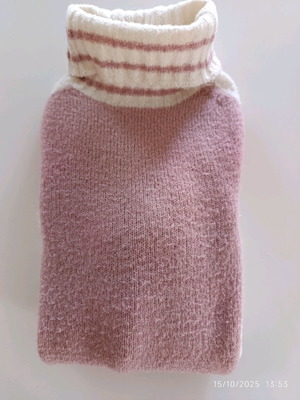 Knitted turtleneck sweater used, white and pink, size Medium