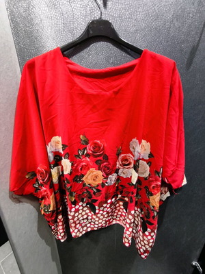 Red floral blouse with butterfly sleeves like new, one size