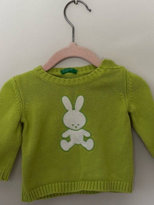 Детски плетен пуловер Benetton Baby 6-12 месеца зелен с заек
