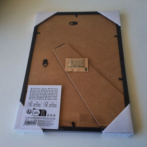 Flying Tiger picture frame 20x30cm and metal Volkswagen Beetle car