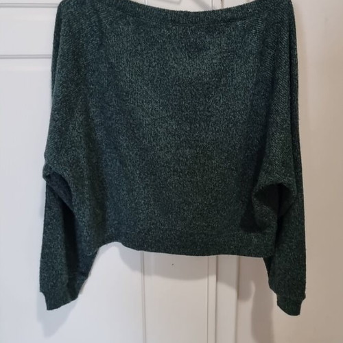 Crop winter sweater like new, dark green, size M