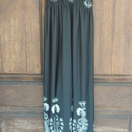 Summer Black and White Maxi Dress with Paisley Print and Elastic Waist like new