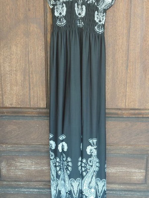 Summer Black and White Maxi Dress with Paisley Print and Elastic Waist like new