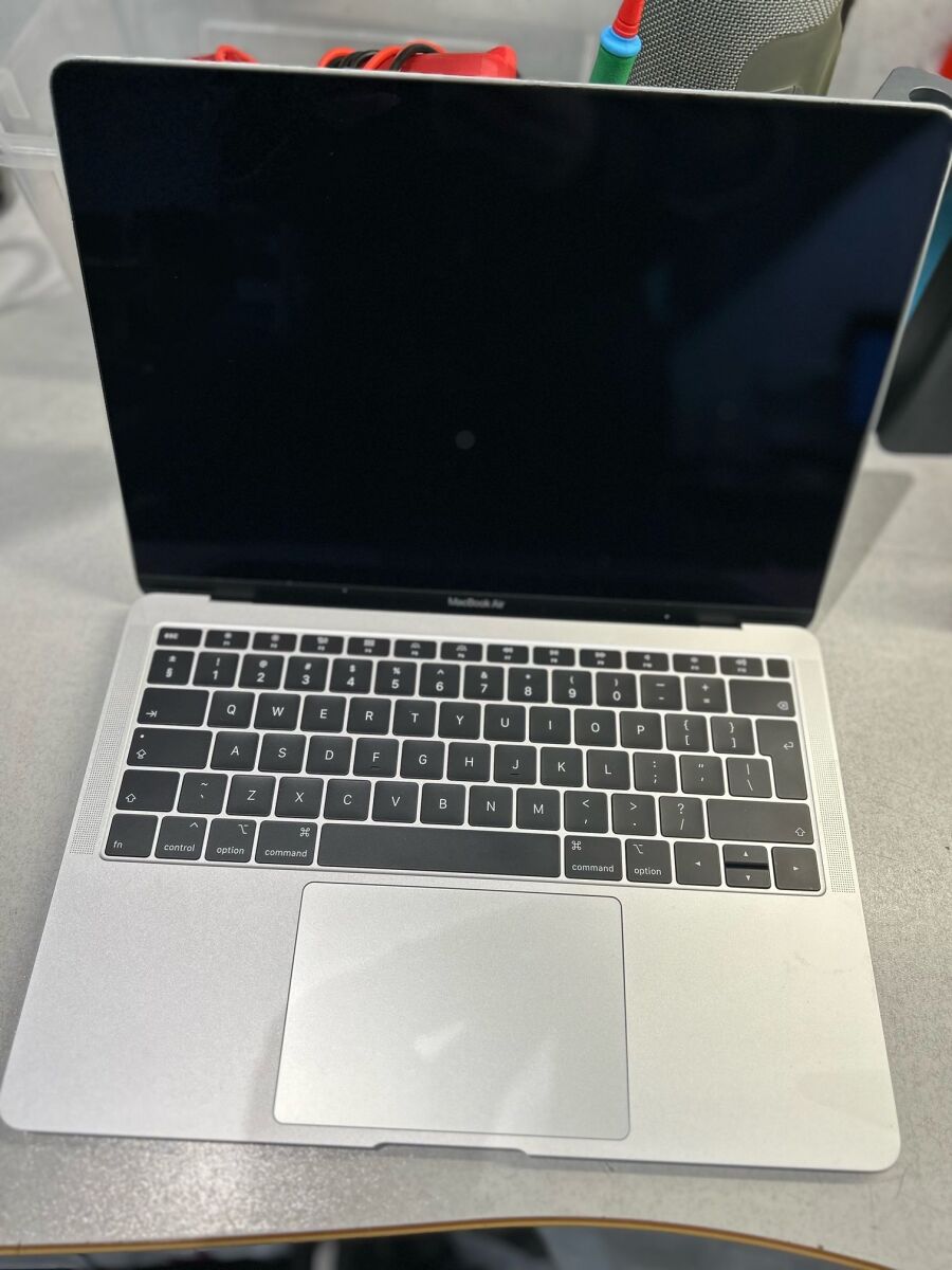 MacBook Air 2018 A1932 シルバー 512GB Refurbished - Apple MacBook