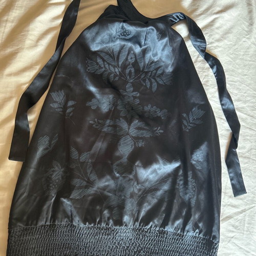 Black satin top Pink Woman like new with embroidered patterns backless