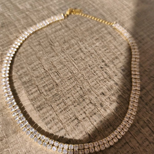 Riviera necklace like new, white and silver
