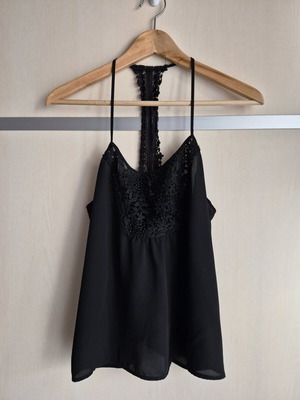 Top Stradivarius μαύρο με δαντέλα μεταχειρισμένο, μέγεθος S