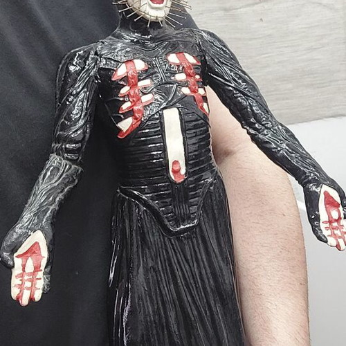 Hellraiser Pinhead collector's set 47cm vinyl and 18cm NECA figure like new
