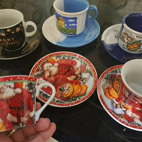 Coffee cups with saucers, set of 5, like new