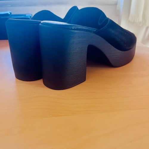 Black Liglo platform mules like new, size 40, suede