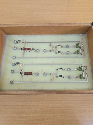 Ideal Kit 5049 educational module with logic gates used