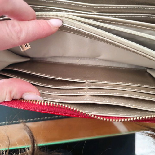 Guess wallet used, red