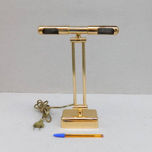 Two-light brass applique with joints for picture lighting