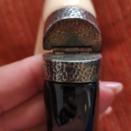 Vintage Bangle Carolee like new, resin clamper bracelet